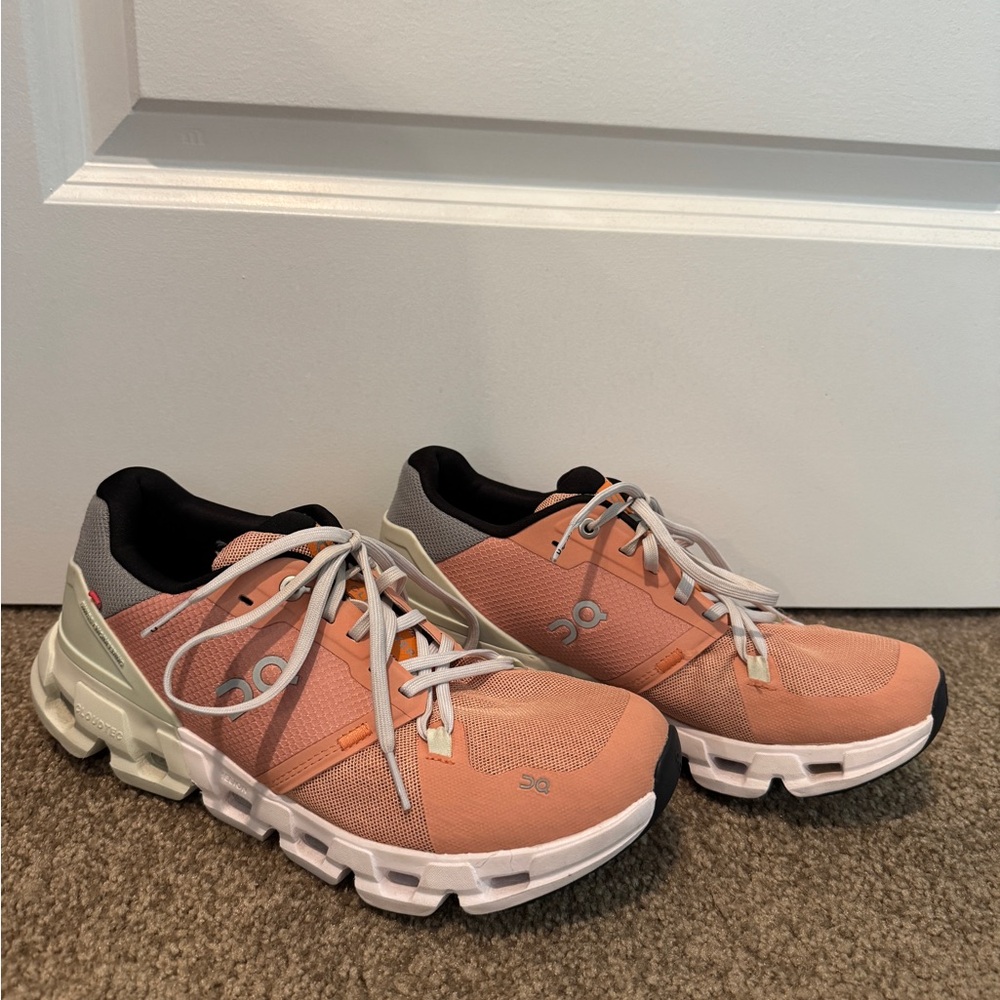 On Running Cloudflyer 4 - Peach/Aloe - Like New